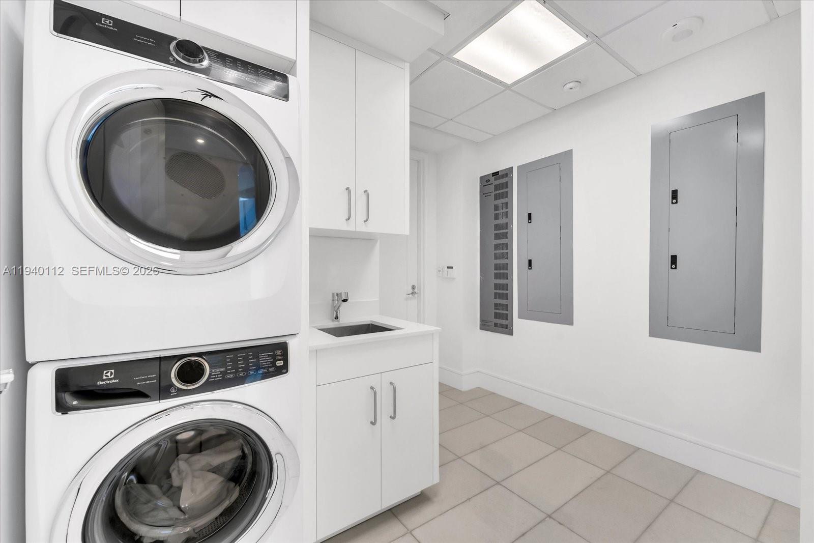 NORTH BISCAYNE BEACH AMEN - Residential