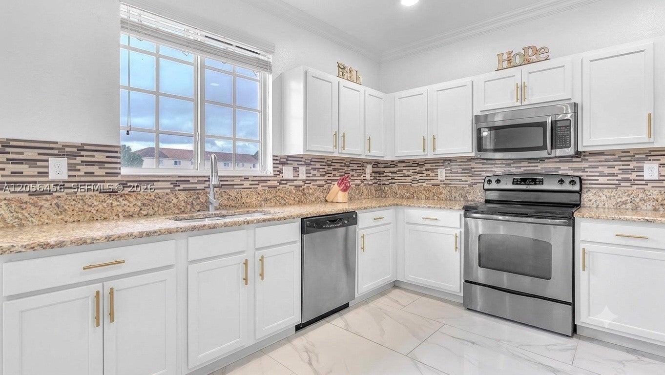 3247 NW 31st Ter