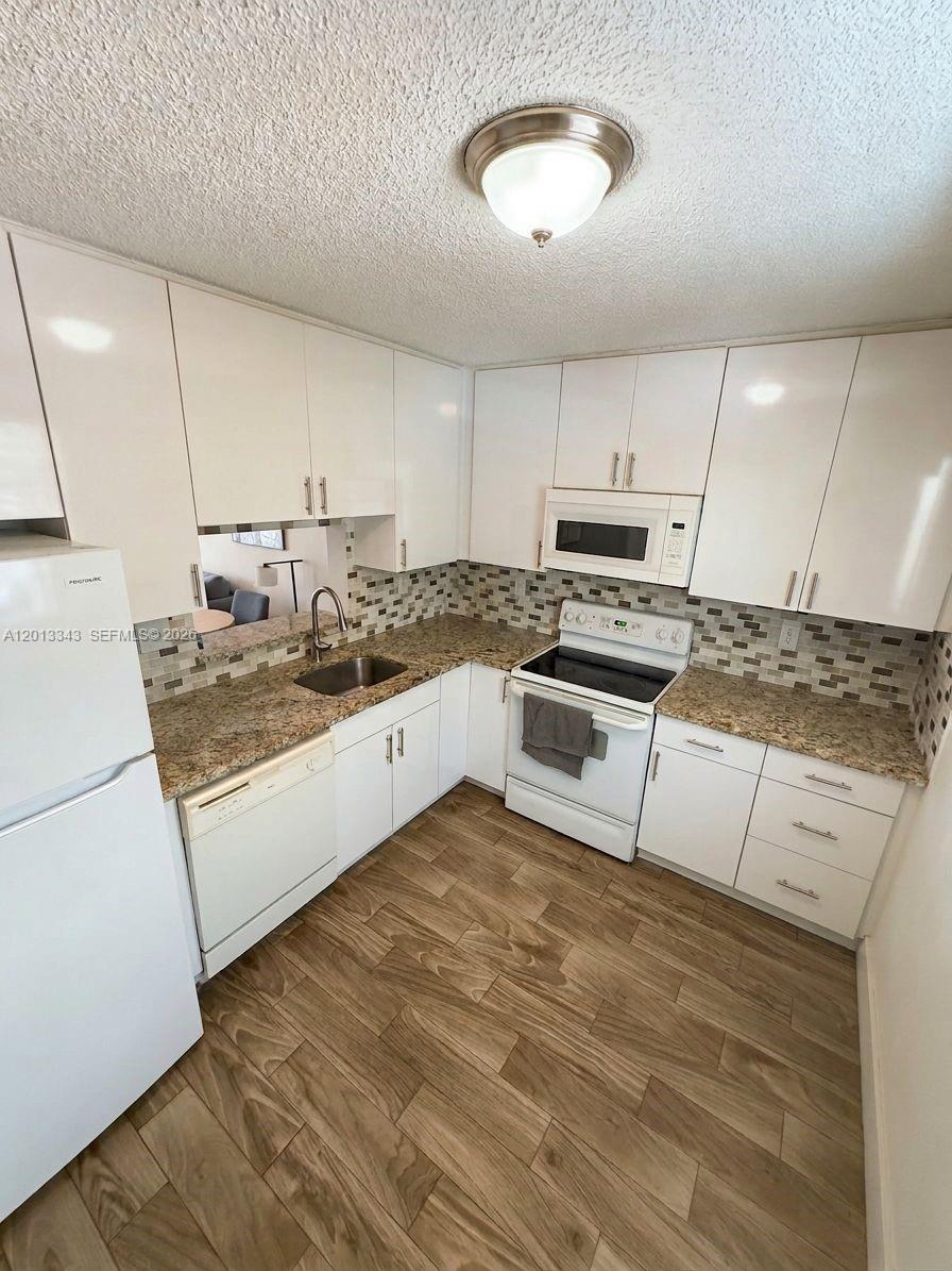 COURTYARDS OF BROWARD - Residential
