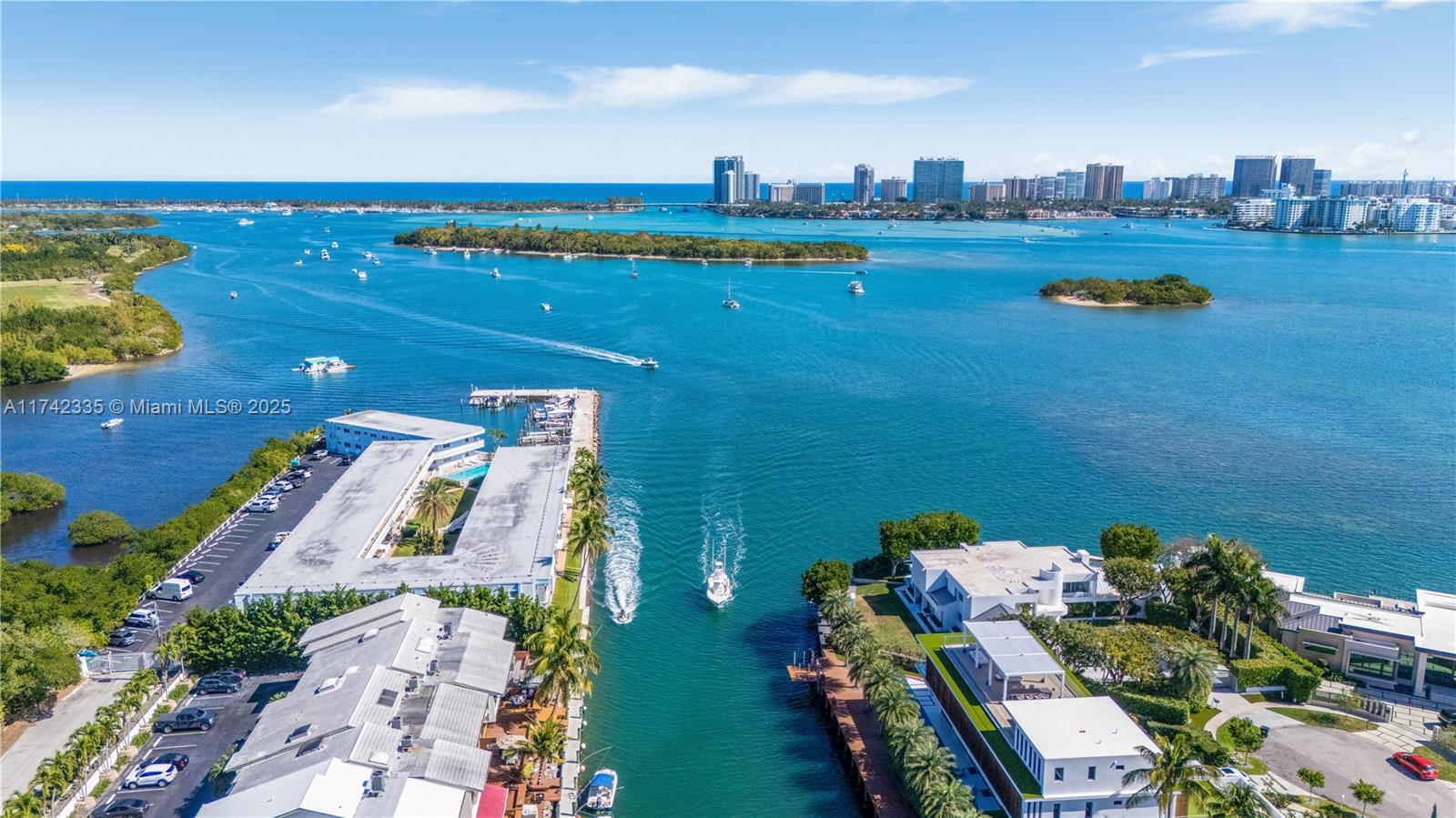 Property for Sale at 2700 Ne 135th St 32, North Miami, Miami-Dade County, Florida - Bedrooms: 1 
Bathrooms: 1  - $260,000