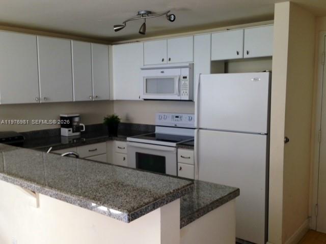 VILLAGGIO IN THE GROVE TO - Residential