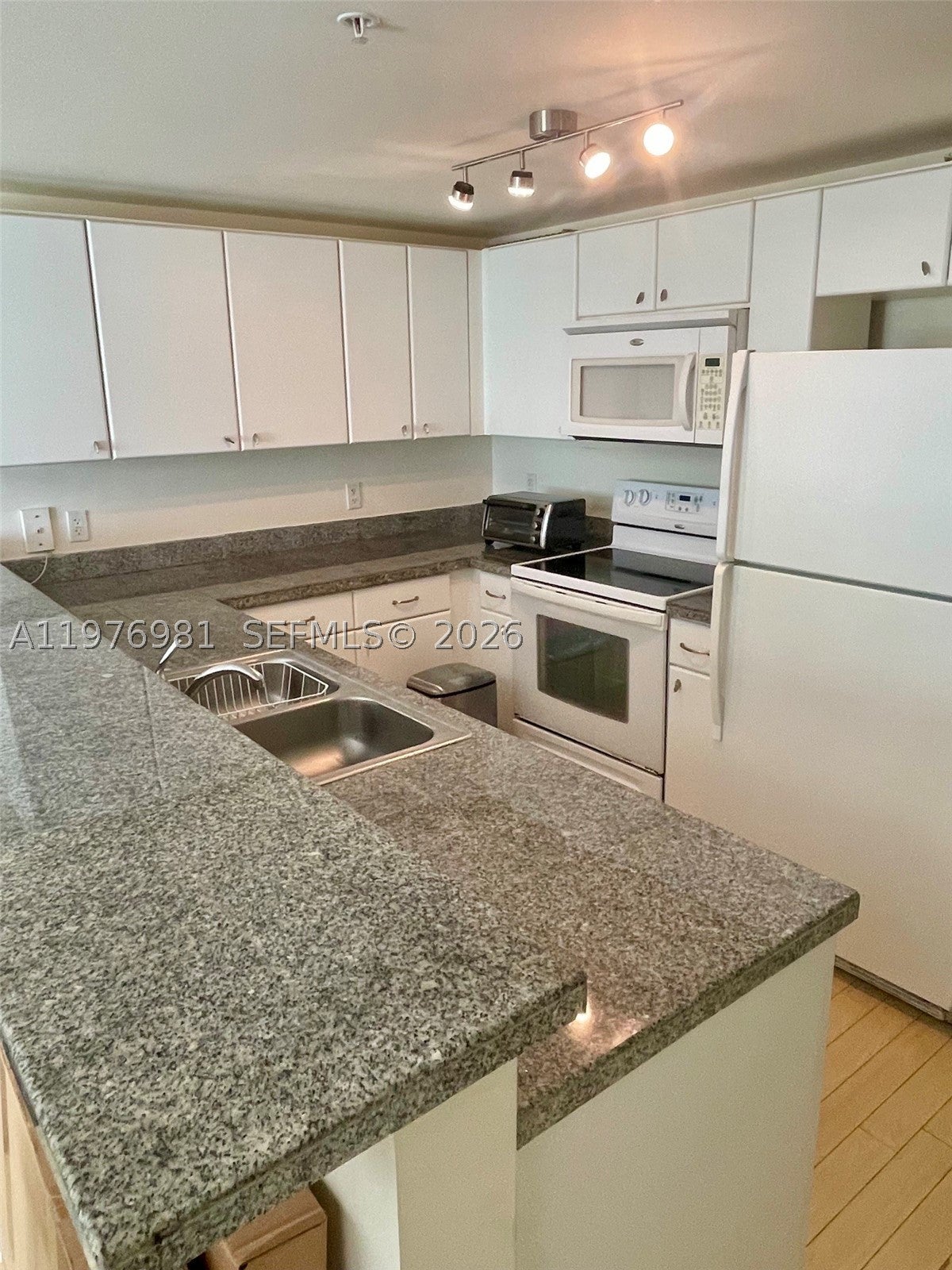2740 SW 28th Ter 304, Miami FL 33133