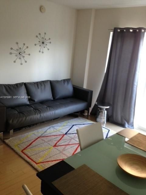 2740 SW 28th Ter 304 Miami FL 33133