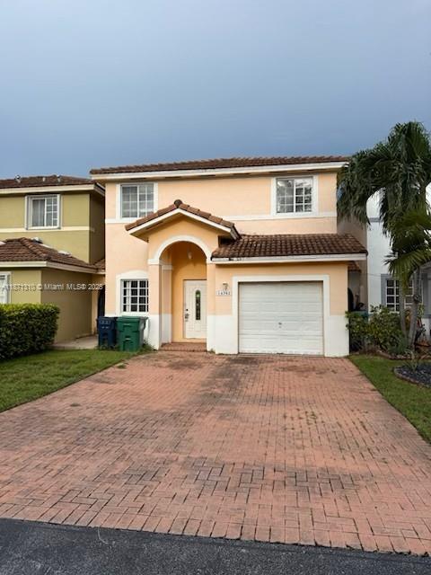3 Bed, 2 Bath – Move-In Ready!
Beautifully updated home featuring spacious living areas, and a private backyard perfect for relaxing or entertaining. Conveniently located near schools, shopping, and dining.