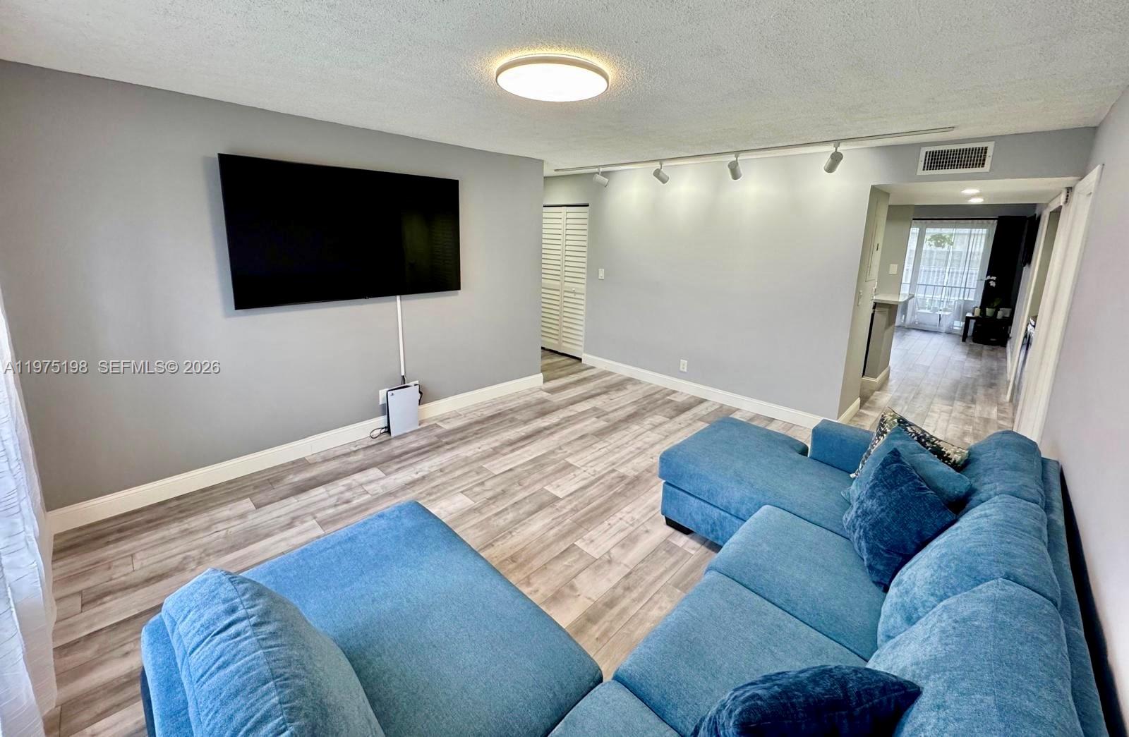 FRENCH QUARTER CONDOMINIU - Residential