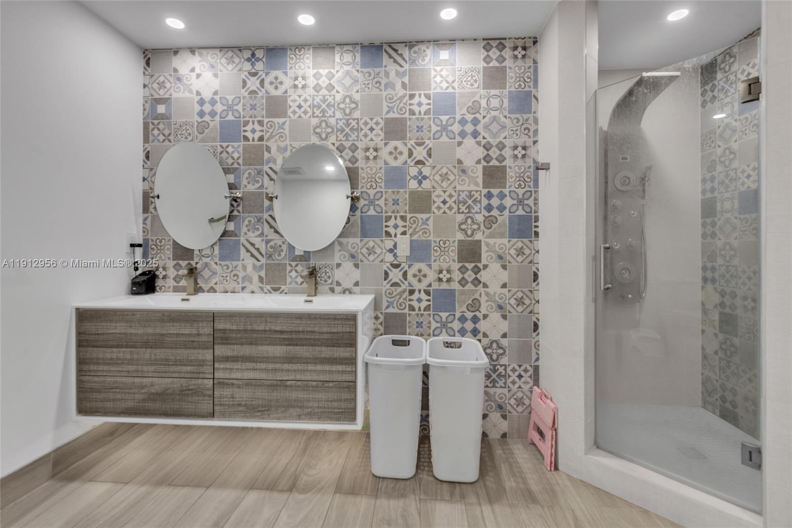 CHRISTOPHER GARDENS - Residential