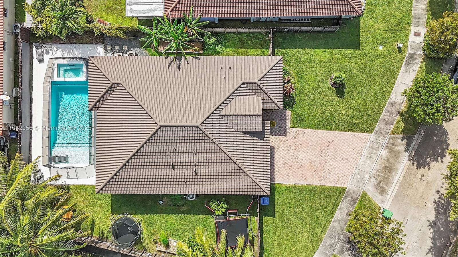 CHRISTOPHER GARDENS - Residential