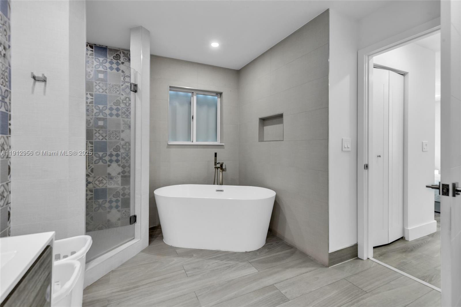 CHRISTOPHER GARDENS - Residential