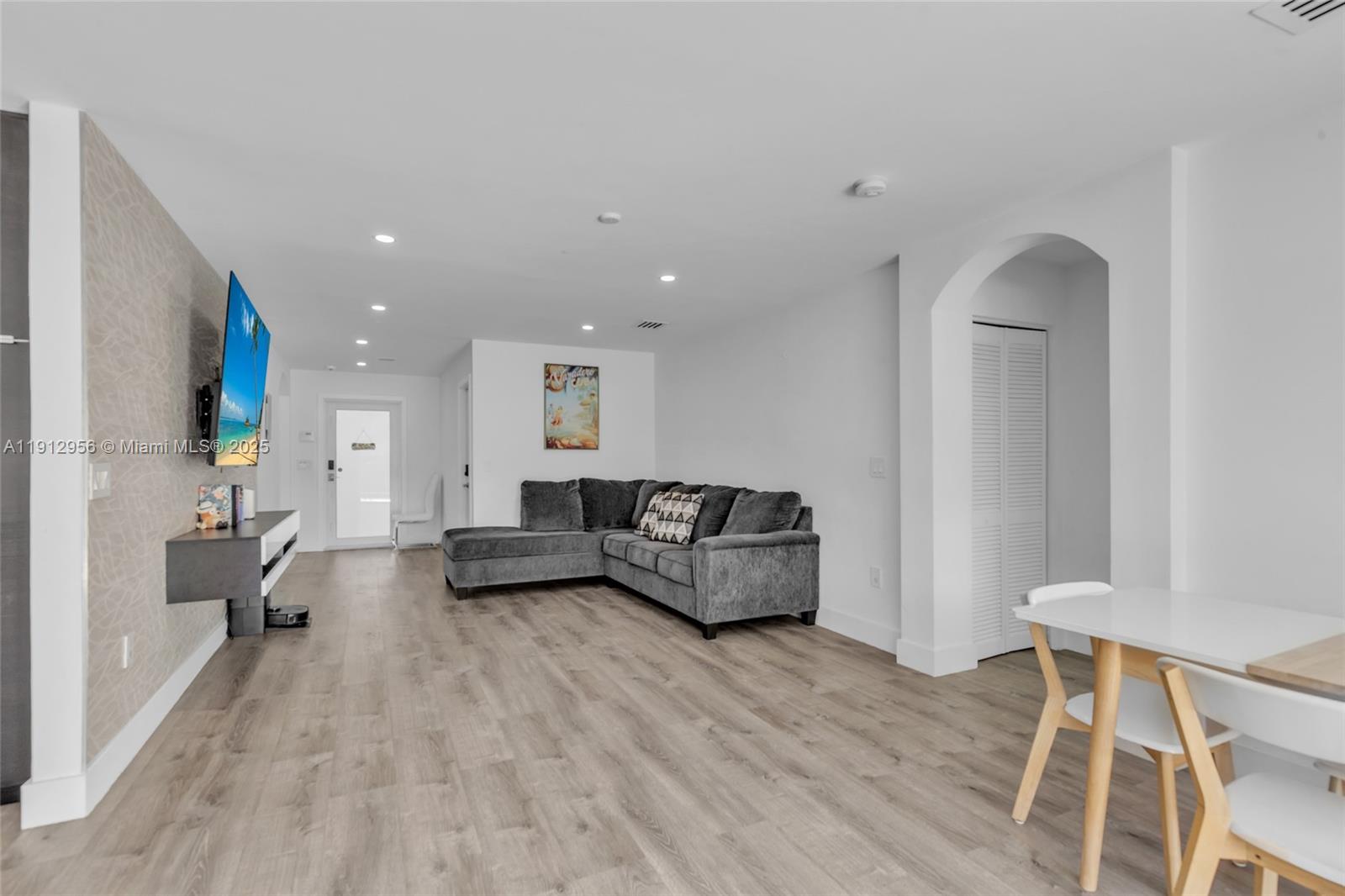 CHRISTOPHER GARDENS - Residential