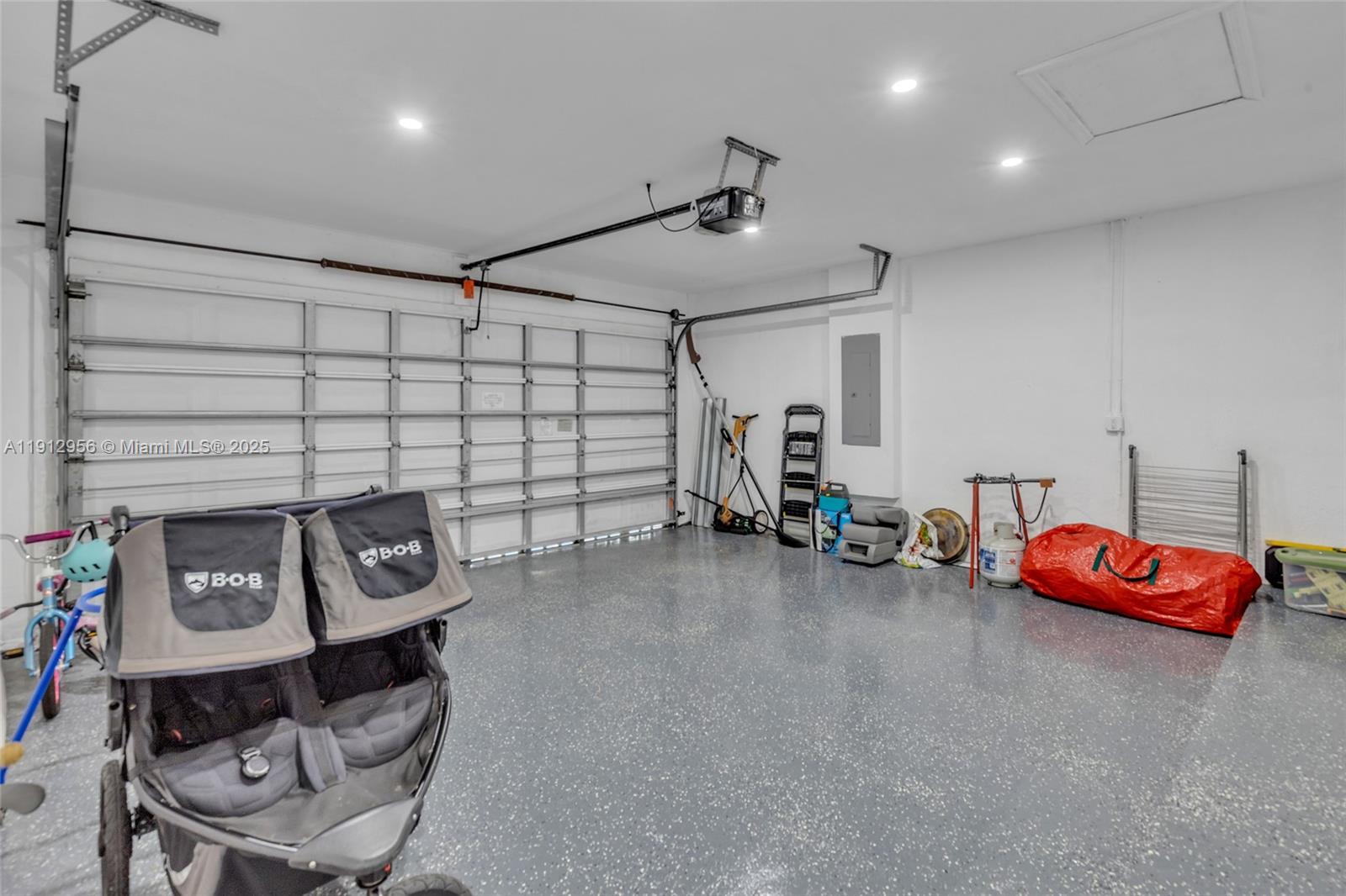 CHRISTOPHER GARDENS - Residential