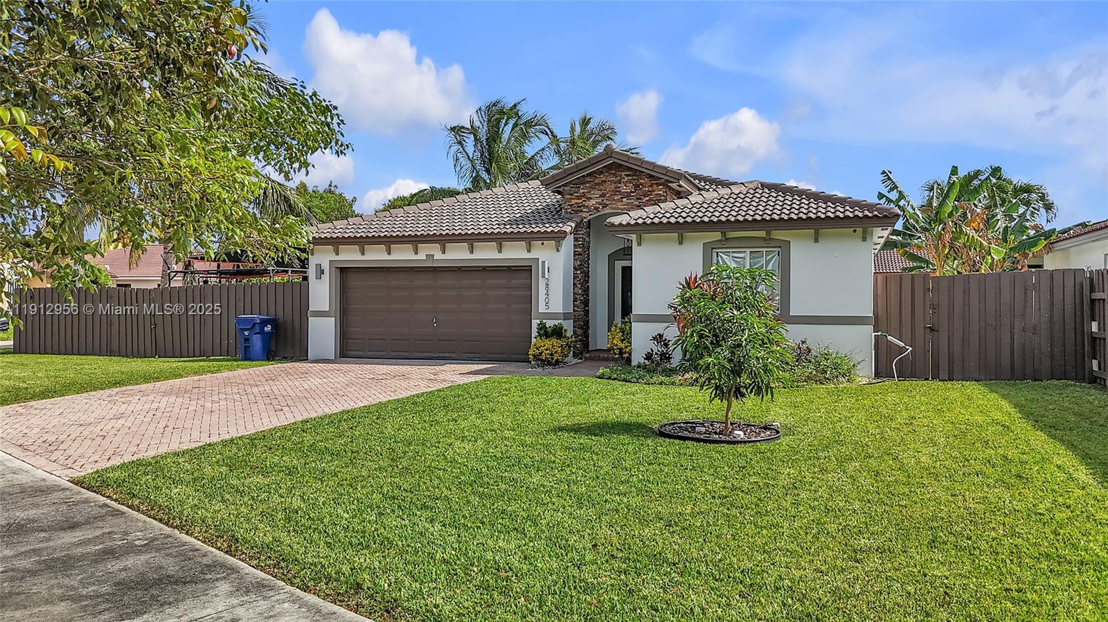 CHRISTOPHER GARDENS - Residential