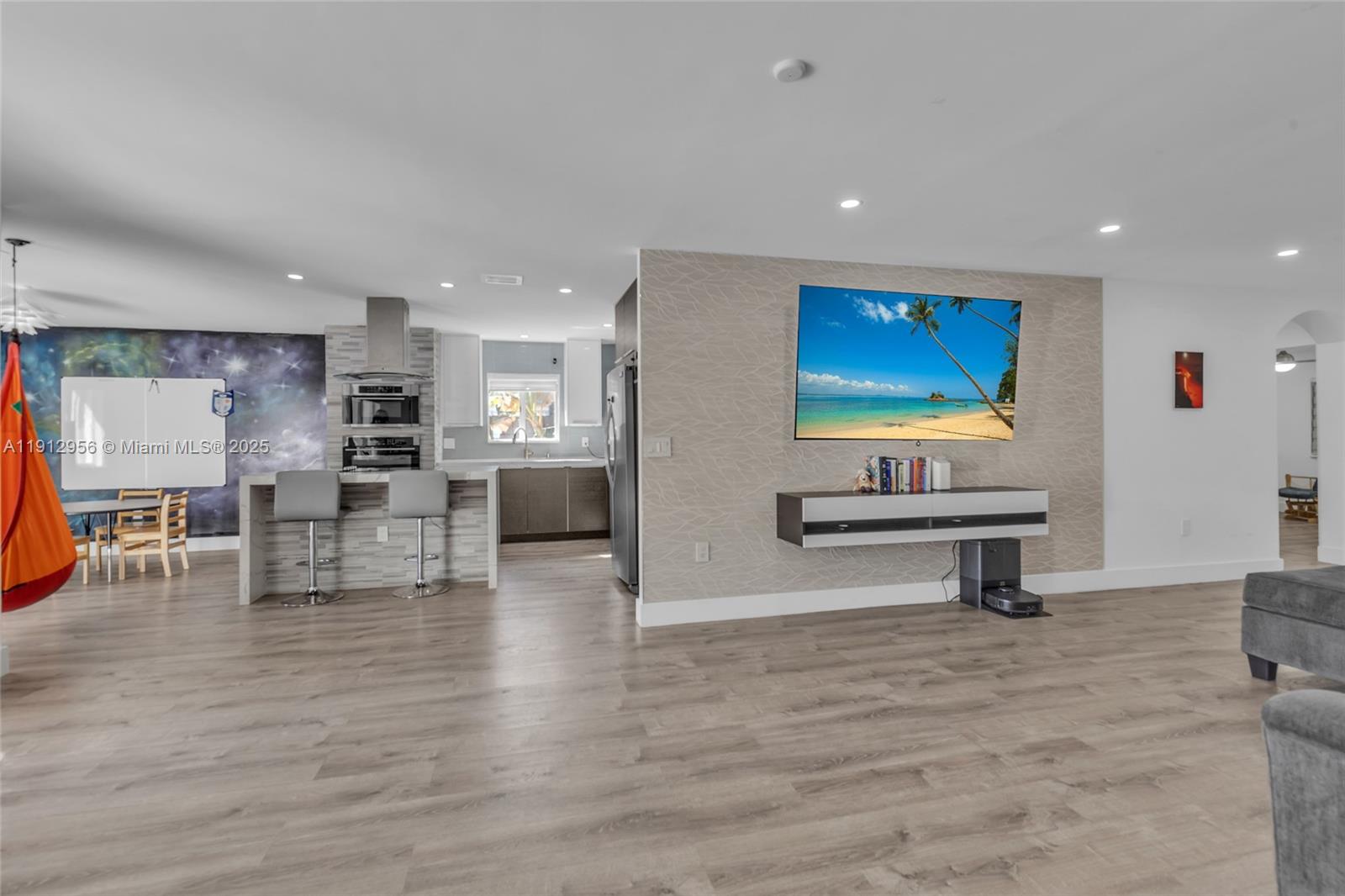 CHRISTOPHER GARDENS - Residential