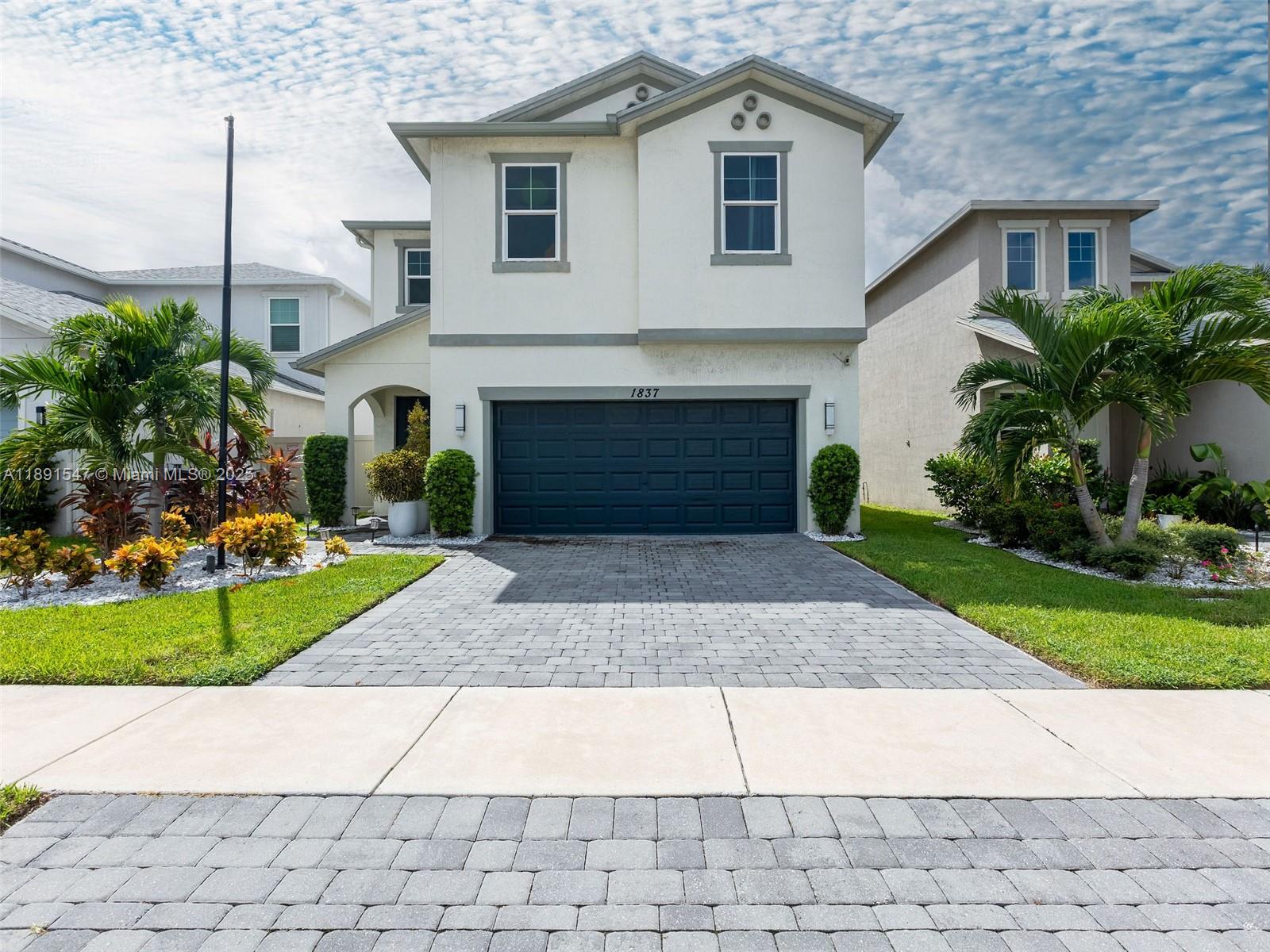 LAKE COVE OF LAKE WORTH - Residential