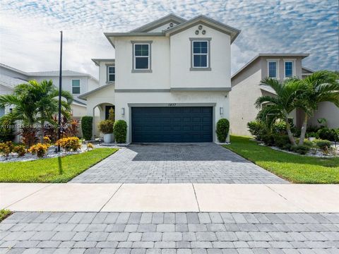 1837 Lake Cove Dr Lake Worth FL 33460