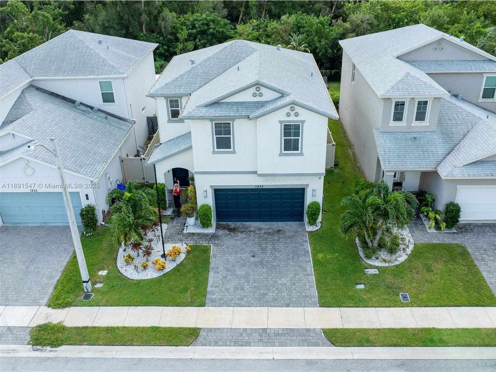 LAKE COVE OF LAKE WORTH - Residential