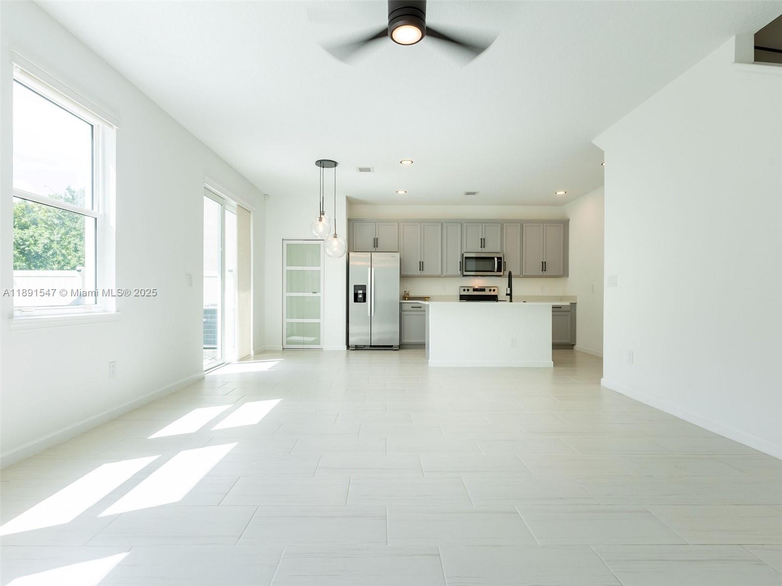 LAKE COVE OF LAKE WORTH - Residential