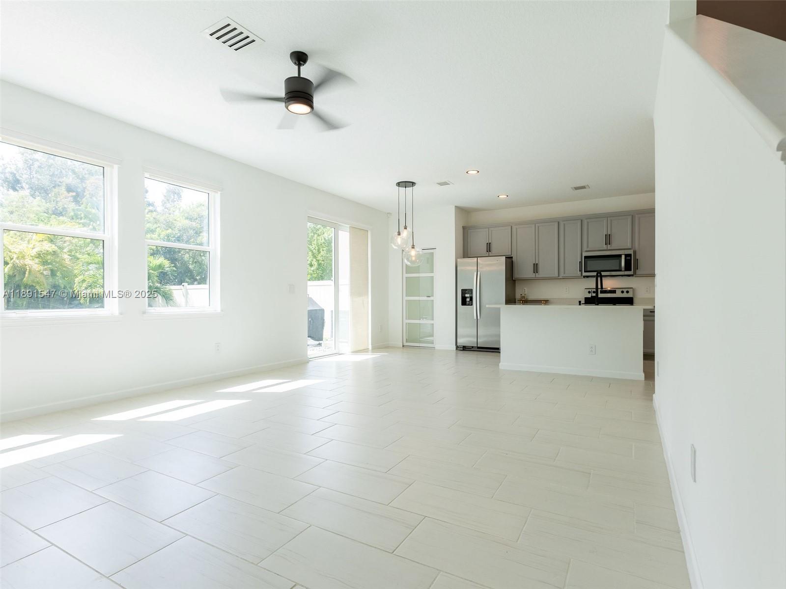 LAKE COVE OF LAKE WORTH - Residential