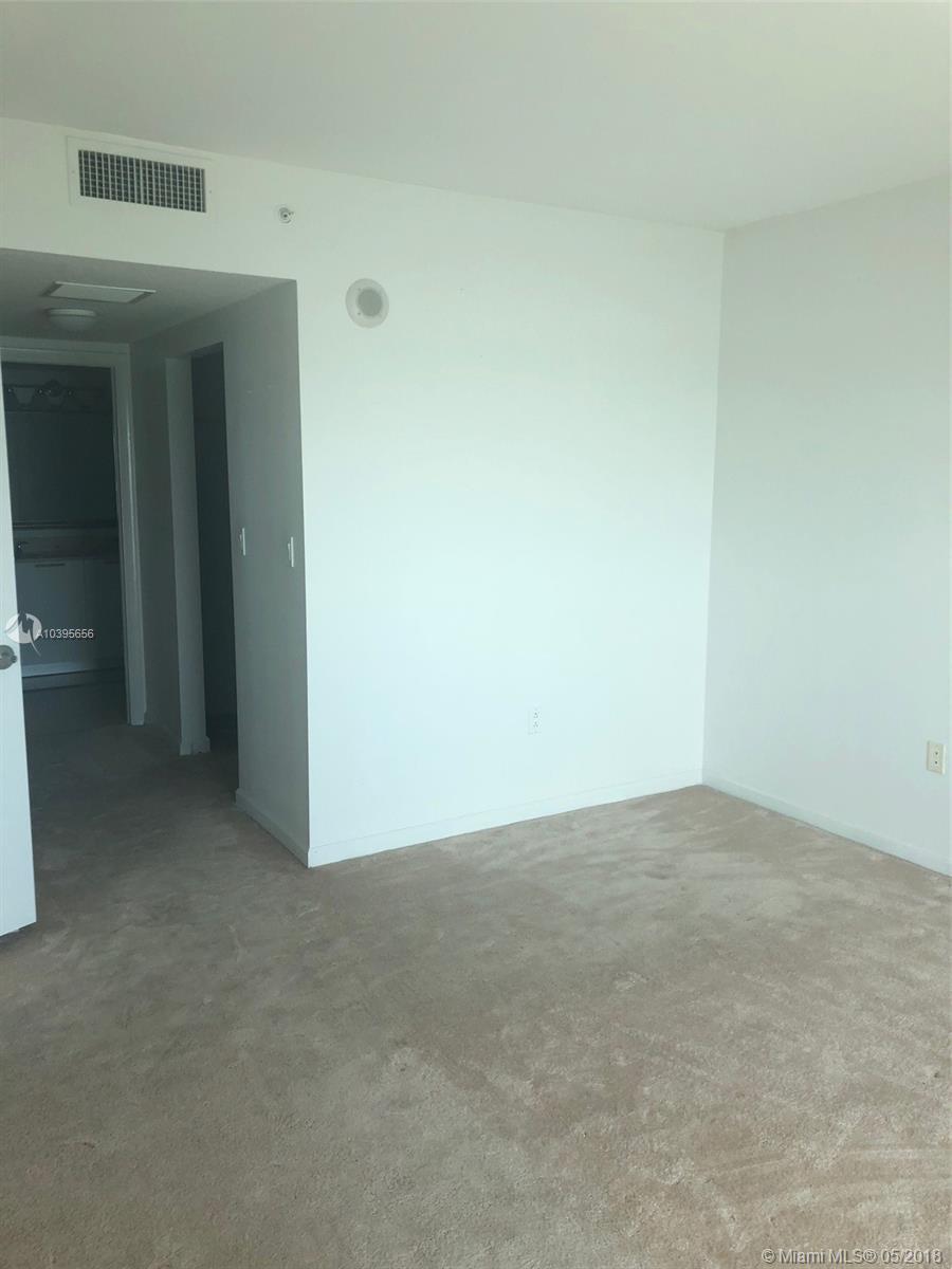 1800 CLUB CONDO - Residential Lease