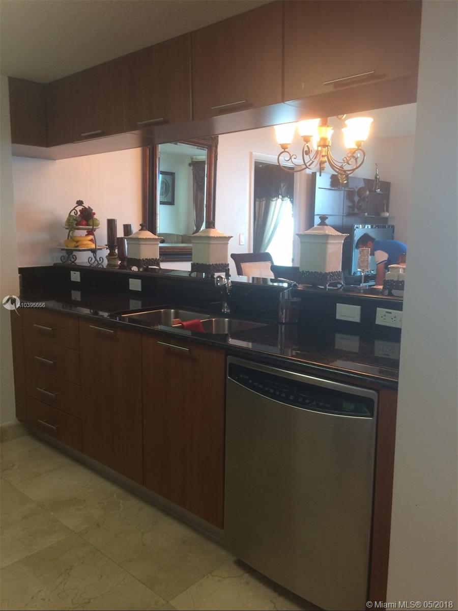 1800 CLUB CONDO - Residential Lease