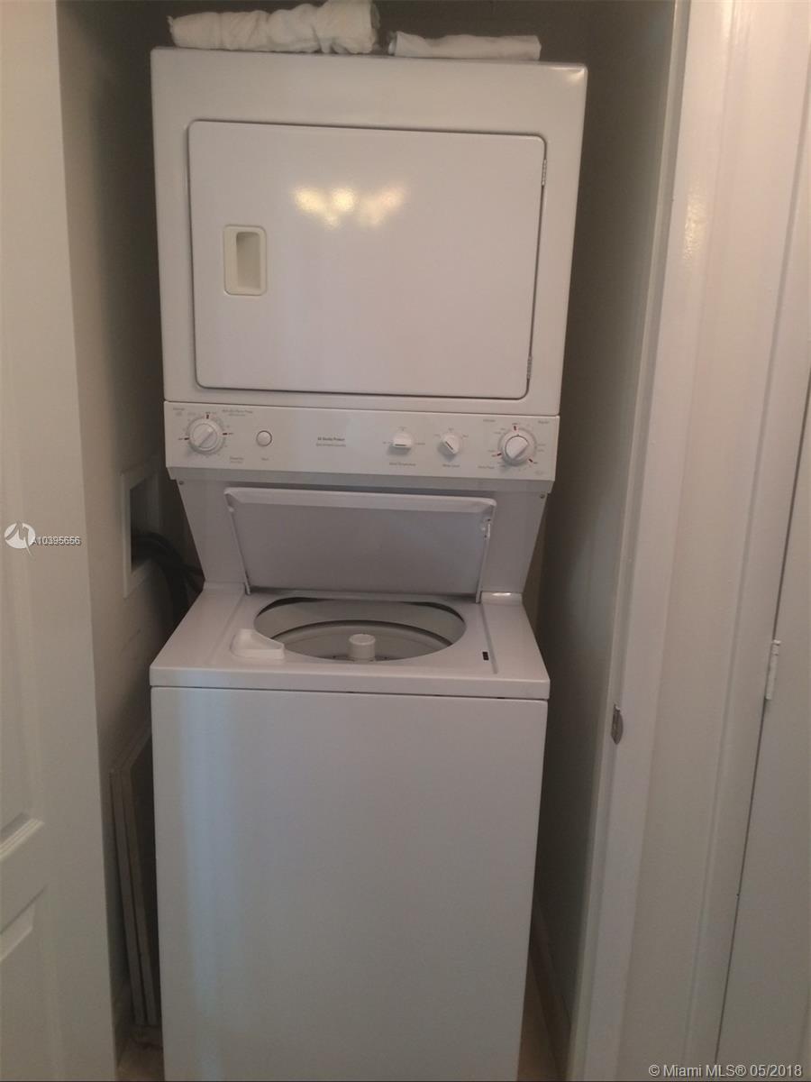 1800 CLUB CONDO - Residential Lease