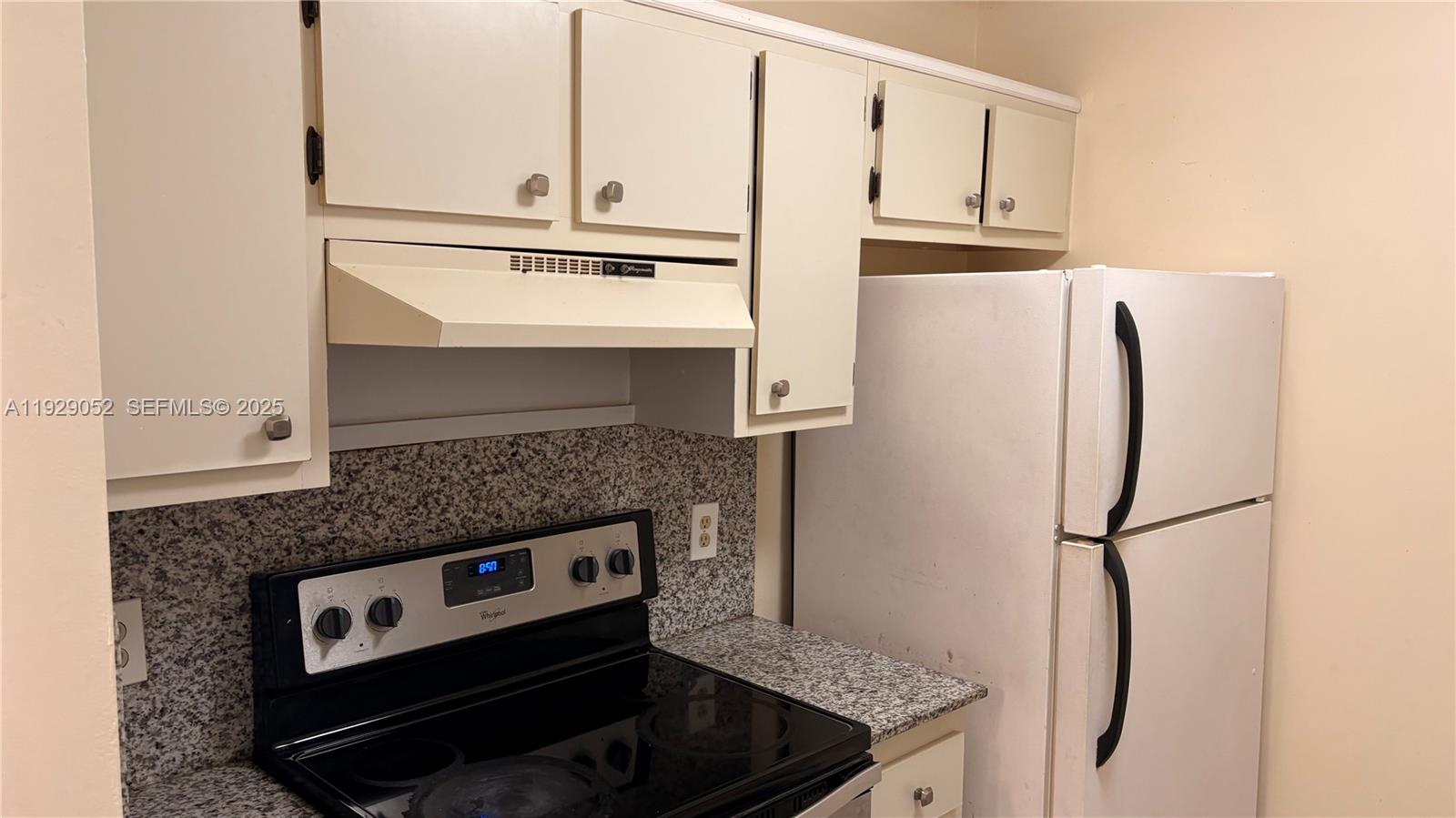 NEW HAMPTON AT CENTURY VI - Residential Lease