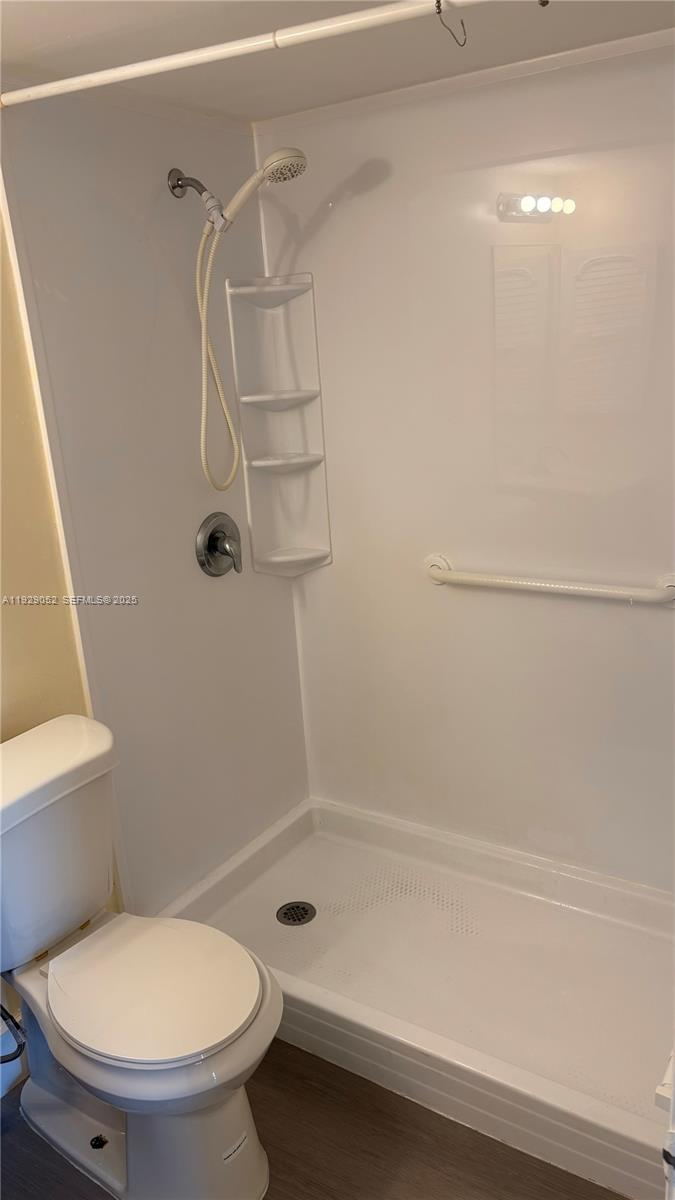 NEW HAMPTON AT CENTURY VI - Residential Lease