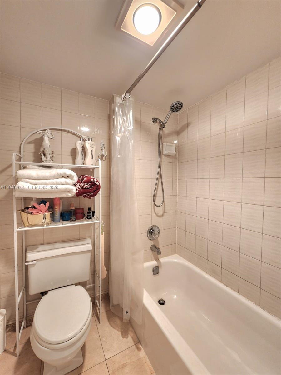 WINSTON TOWERS 700 CONDO - Residential