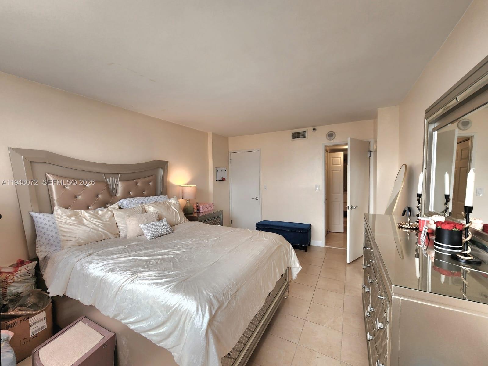 WINSTON TOWERS 700 CONDO - Residential