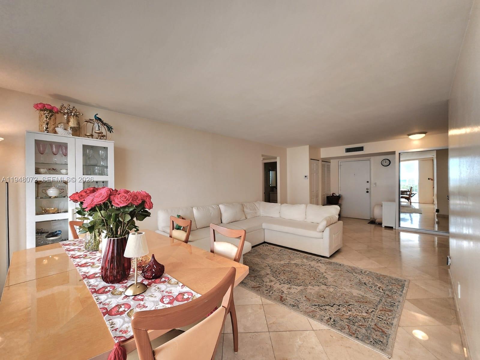 WINSTON TOWERS 700 CONDO - Residential