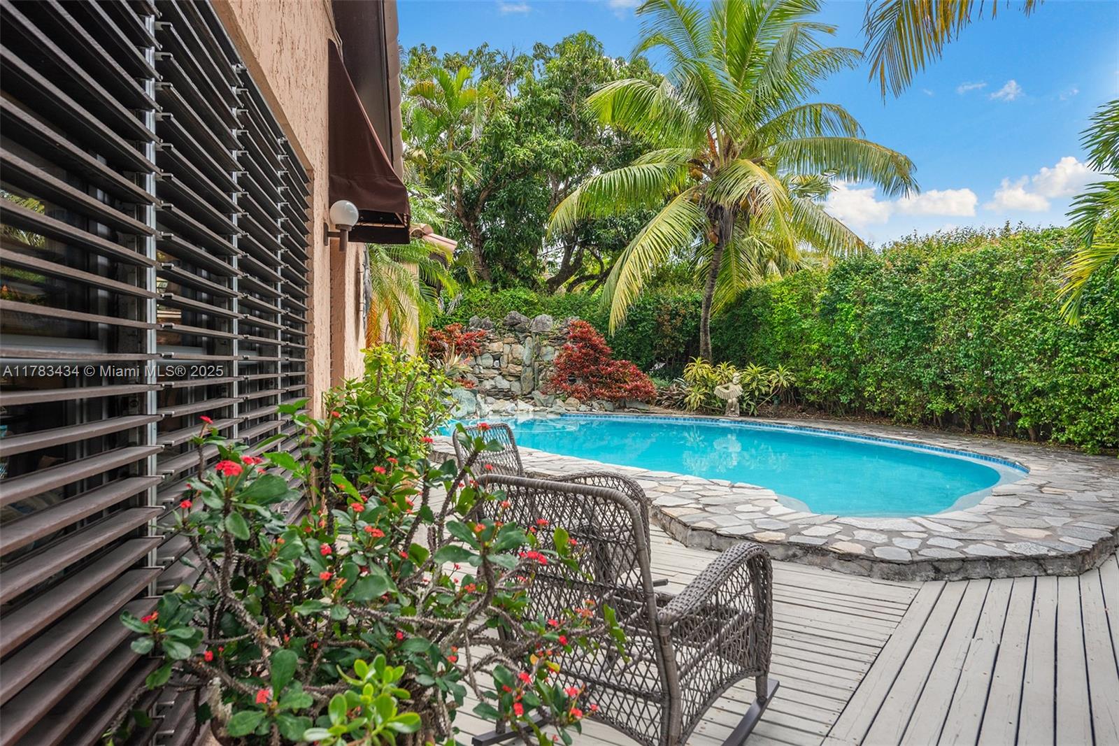 CORAL GABLES RIV SEC 6 - Residential