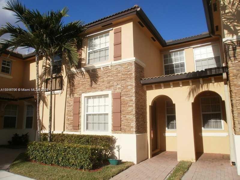 Rental Property at 1650 Ne 33rd Ave 109-7, Homestead, Miami-Dade County, Florida - Bedrooms: 3 
Bathrooms: 3  - $2,500 MO.