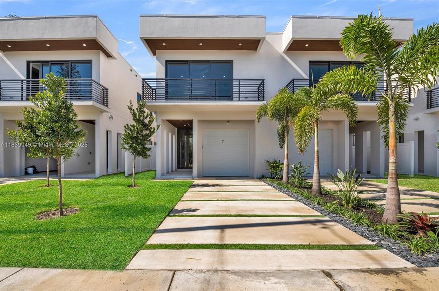 NEW NEW NEW ONLY 3 UNITS LEFT! Victoria Park welcomes ONE PALM, the newest boutique project of 12 Twin Homes in the heart of everything Fort Lauderdale has to offer & built with the highest construction standards while enjoying the luxuries of sophistication & design throughout. These stunning two story residences feature an amazing open floorplan with expansive living space on the first floor, 3 bedrooms ensuite plus an additional huge loft and full laundry room on the second. Fenced in backyard with a full summer kitchen and plunge pool. 1 car garage. Custom made Italian Pedini kitchen cabinets and walk in closets, JennAir appliances, tankless gas water heater, floating wood stairs, porcaline tiles, 2 balconies, 10 FT ceilings are a few features.