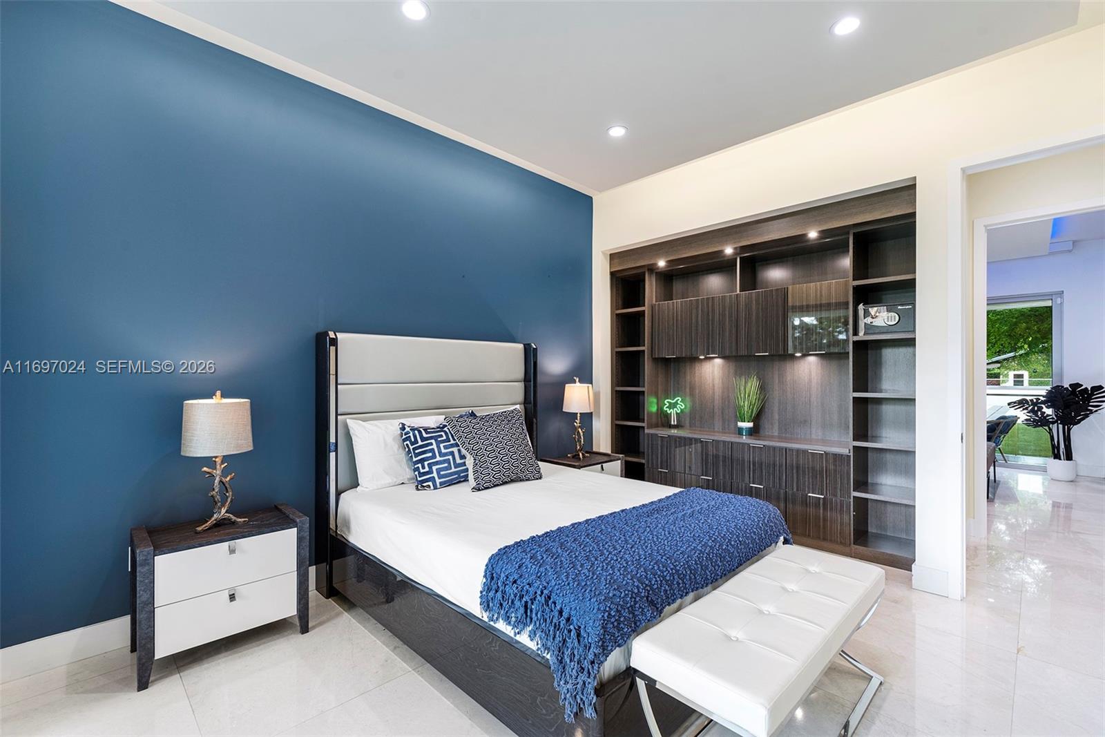 EVERGLADE SUGAR & LAND CO - Residential