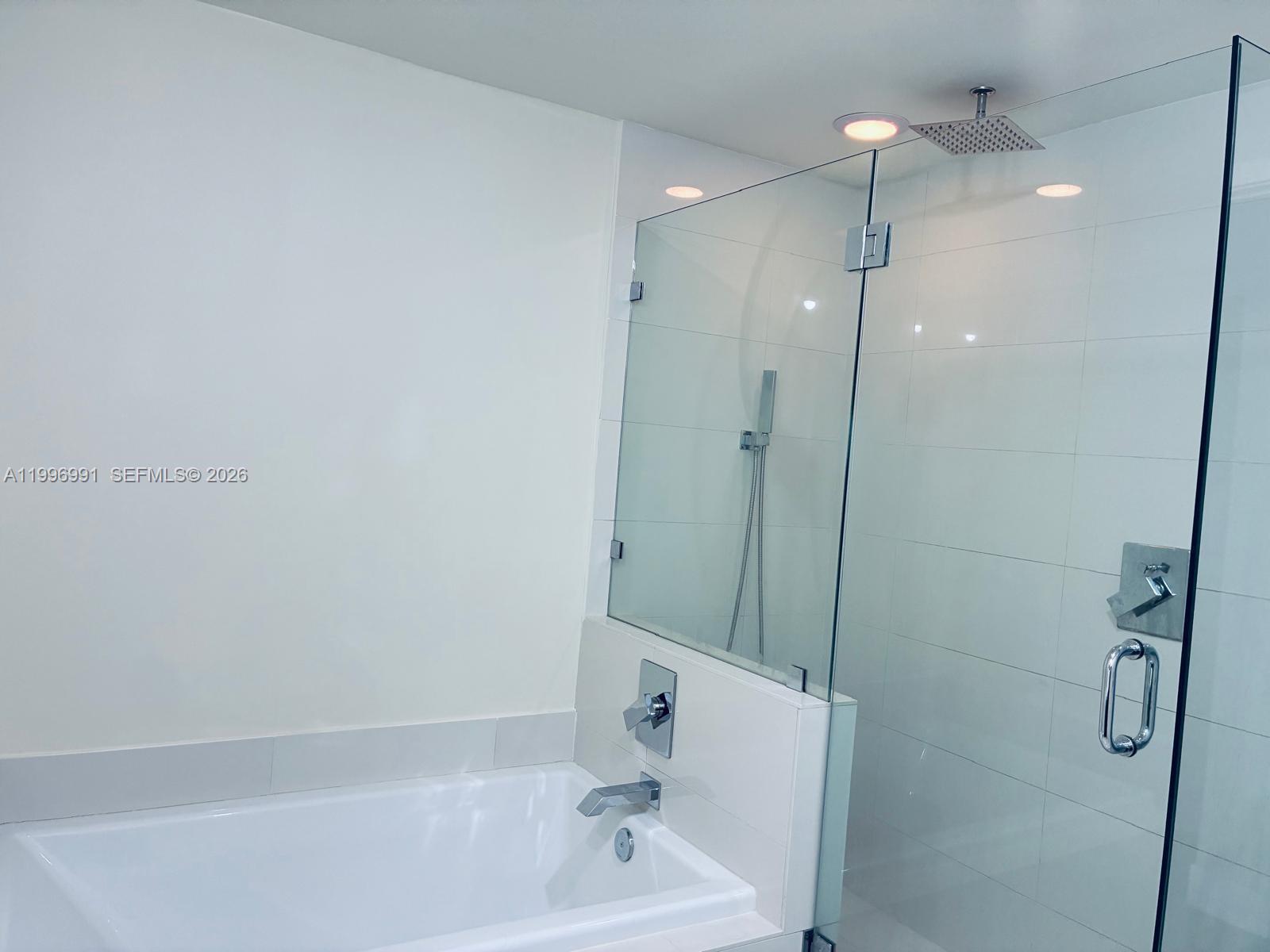 1100 MILLECENTO RESIDENCE - Residential