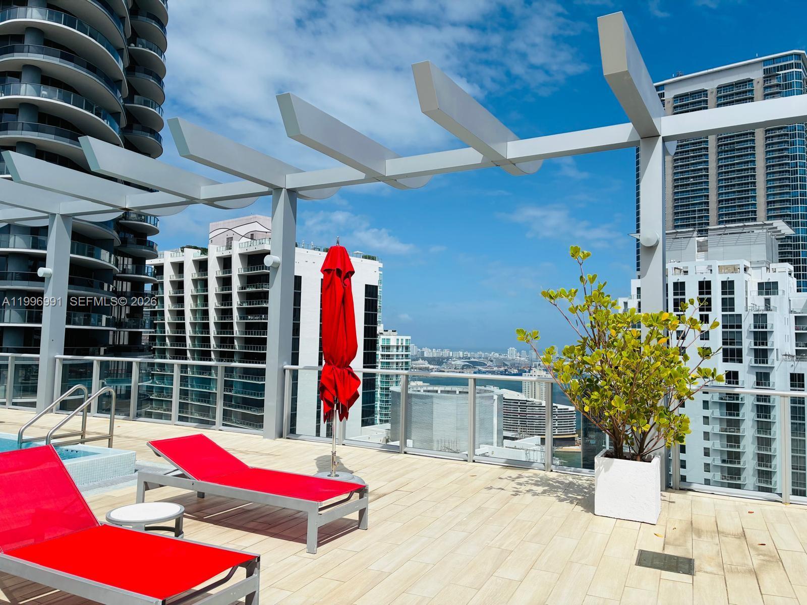1100 MILLECENTO RESIDENCE - Residential