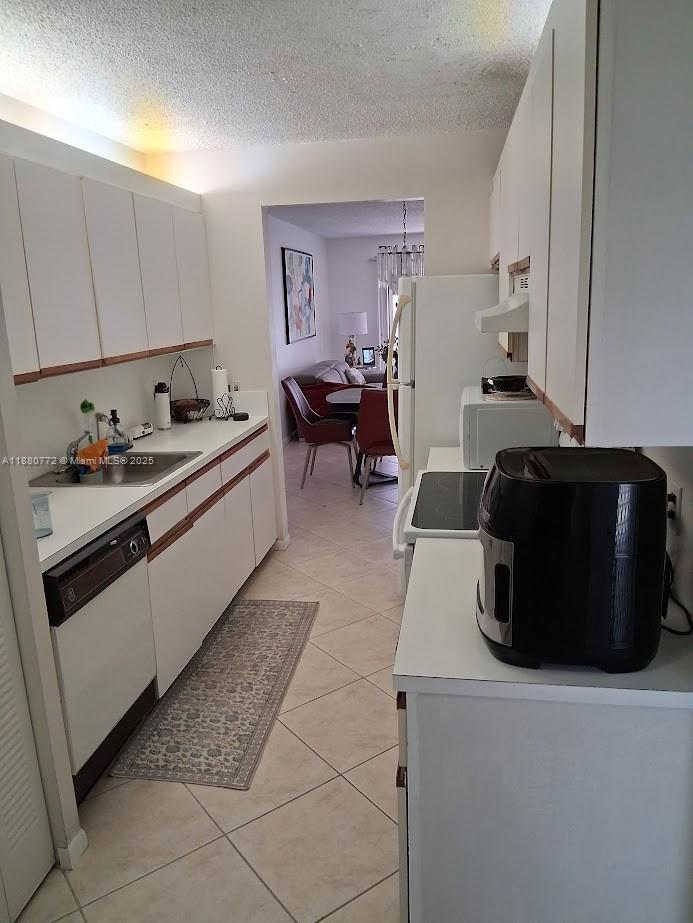 CAMBRIDGE AT CENTURY - Residential Lease