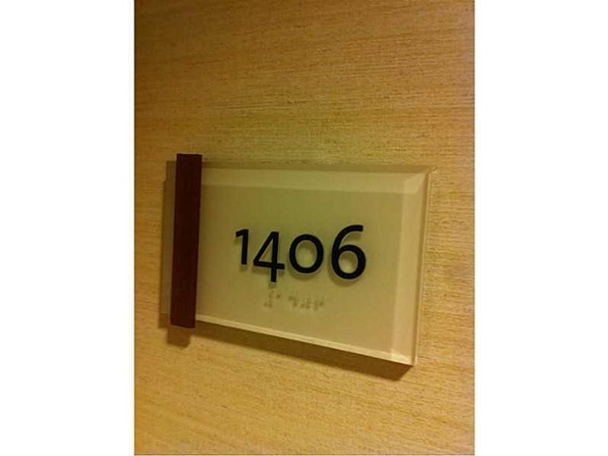 Fabulous city light views from this studio. Tile Floor throughout, Italian cabinetry, stainless steel appliances, granite counter tops, washer and dryer in unit, basic cable and internet included. walk to newly opened Whole Foods market, metro-mover, metr o-rail, Bayfront park, Bayside, restaurants and sports venues.