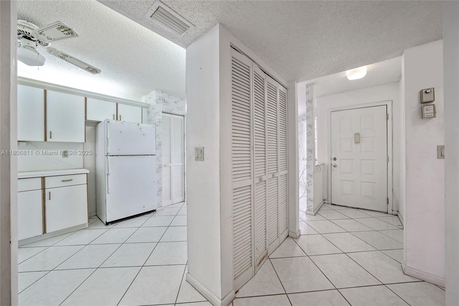 7408 Fairfax Dr 108, Tamarac, Broward County, Florida - 2 Bedrooms  
2 Bathrooms - 