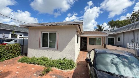 Photo of 839 W 77th St, Hialeah, FL 33014 (MLS # A12003620)