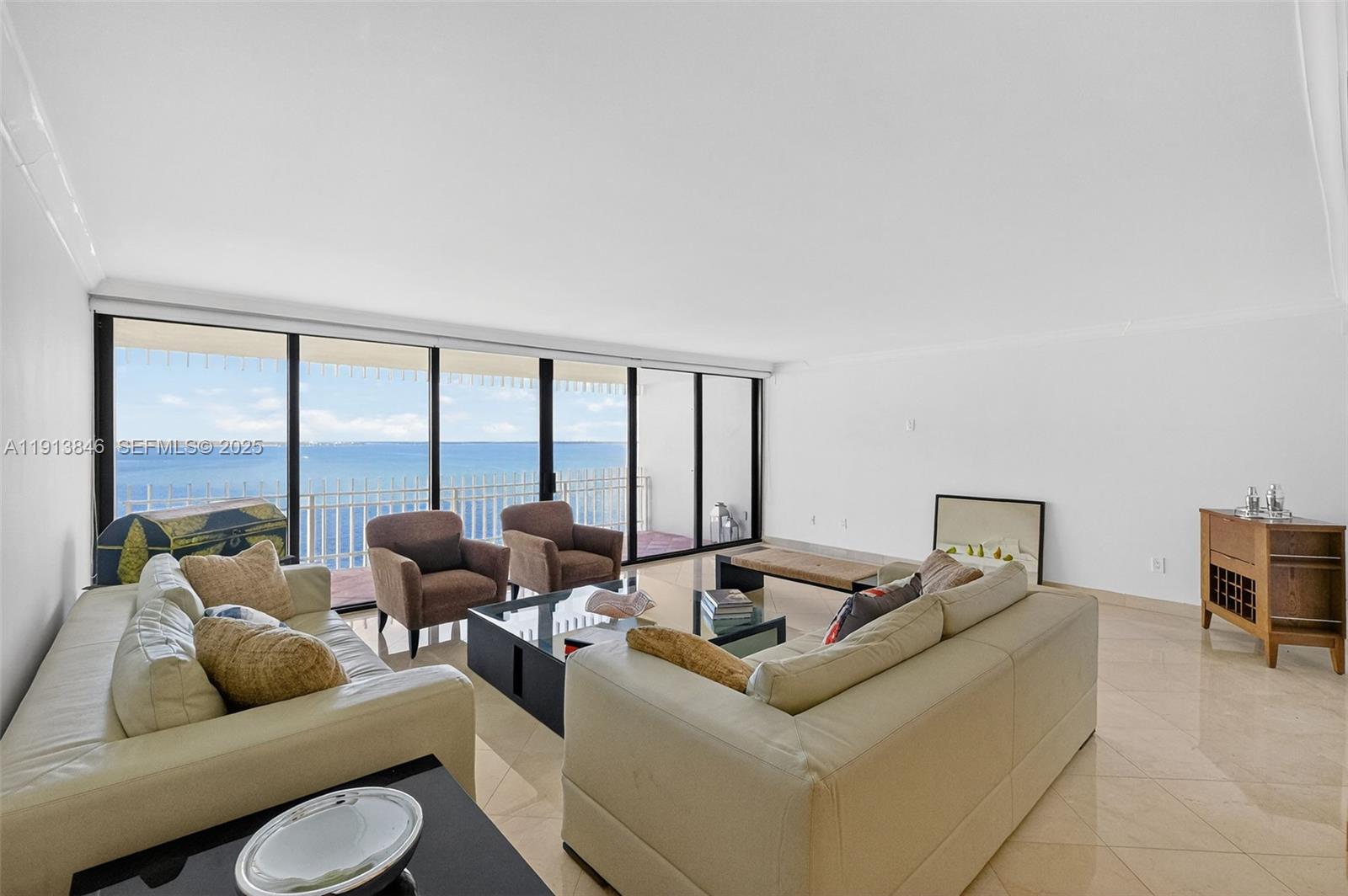 2 Grove Isle Dr B1505