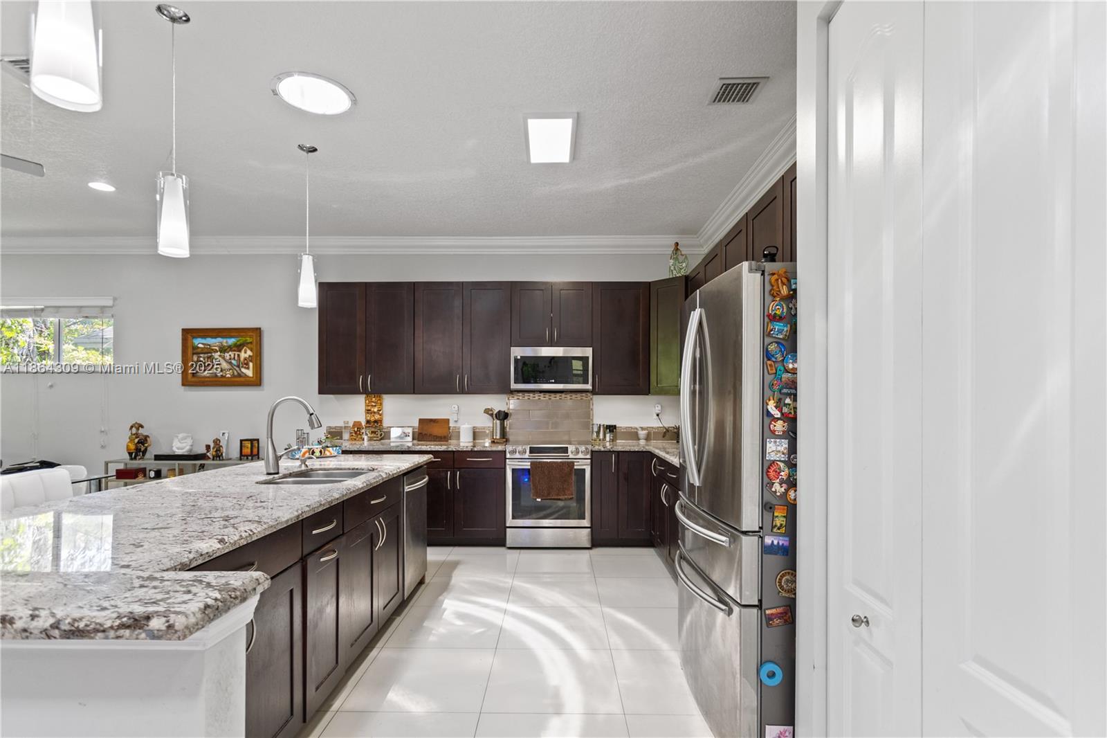 228 SW 4th St
