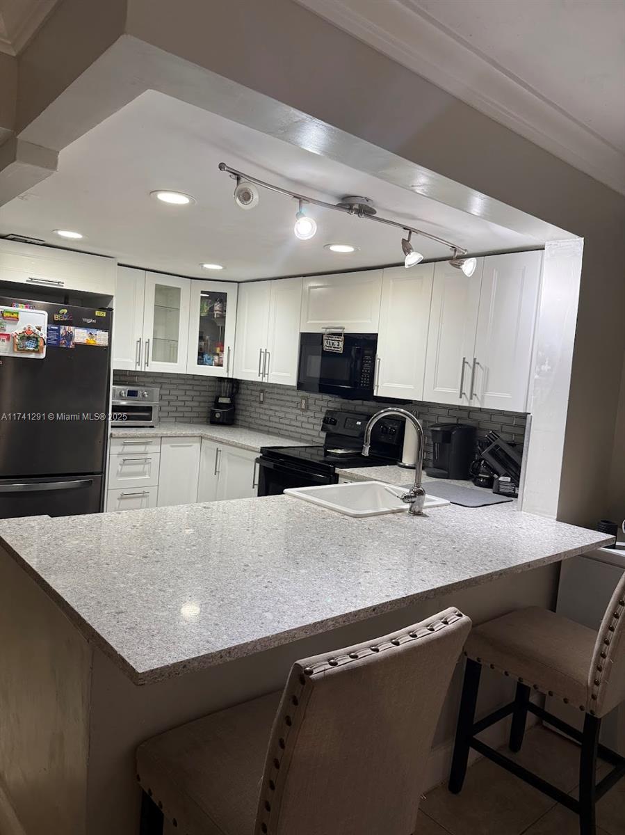 COUNTRY VILLAGE CONDO - Residential