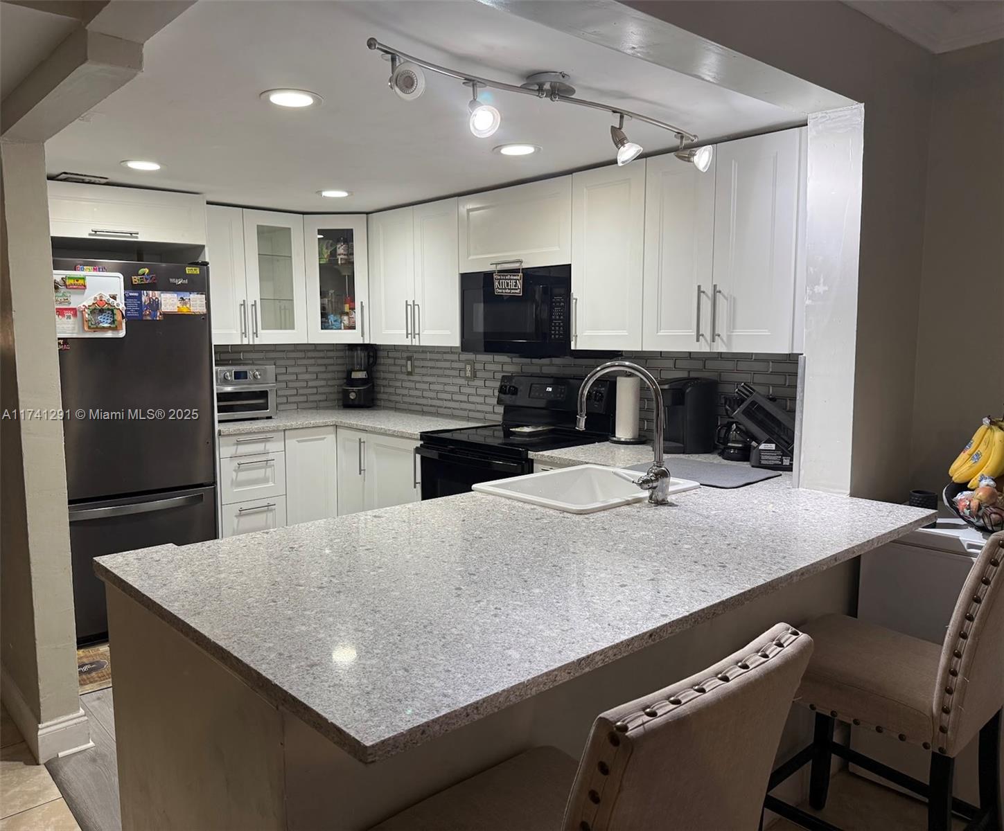COUNTRY VILLAGE CONDO - Residential