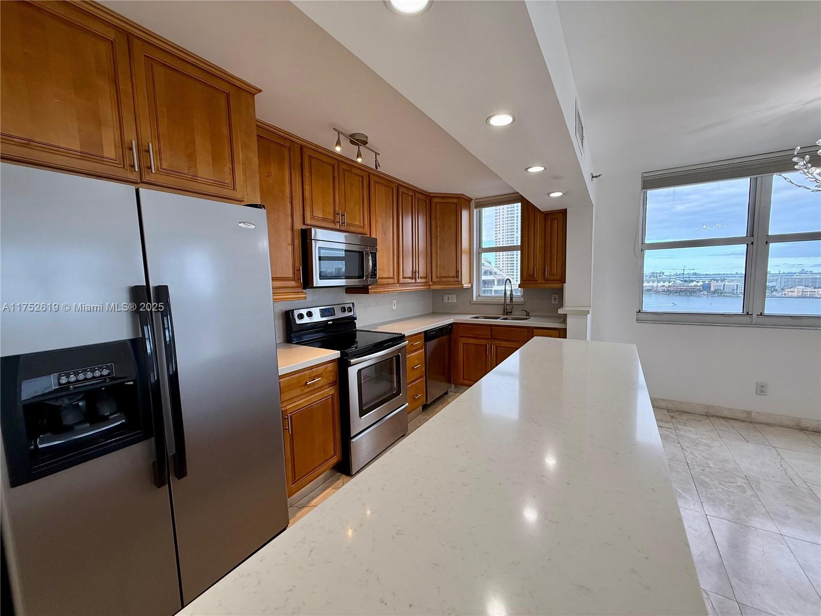 ISOLA CONDO - Residential