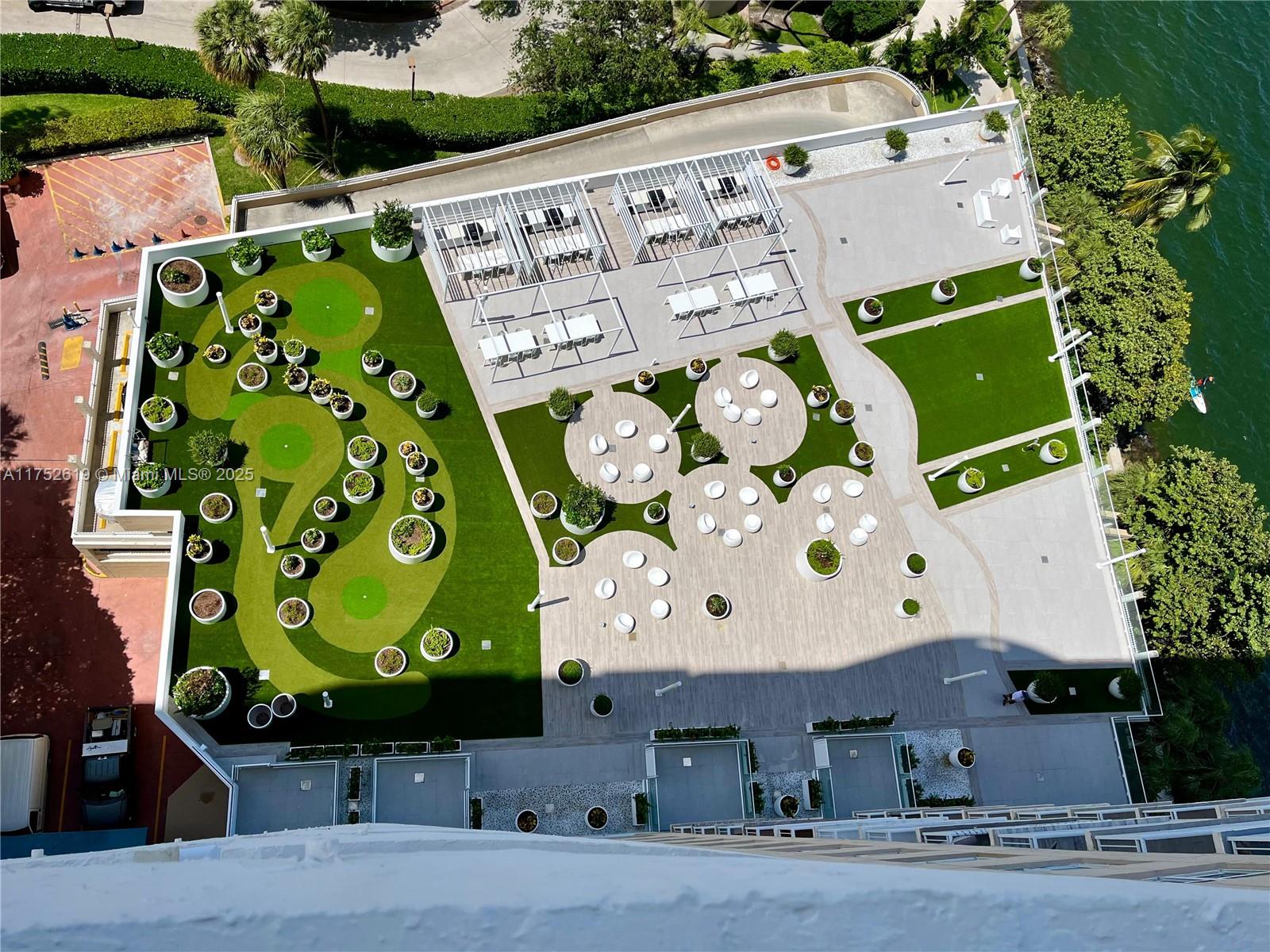 ISOLA CONDO - Residential