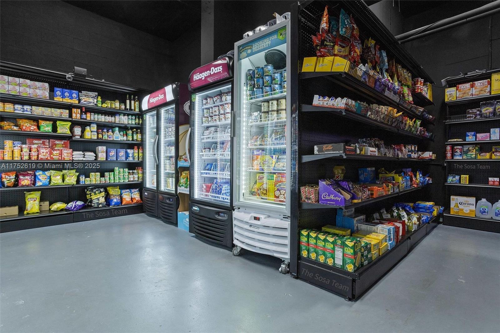 ISOLA CONDO - Residential