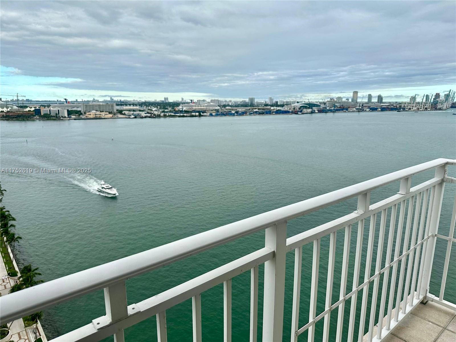 770 Claughton Island Dr PH-15