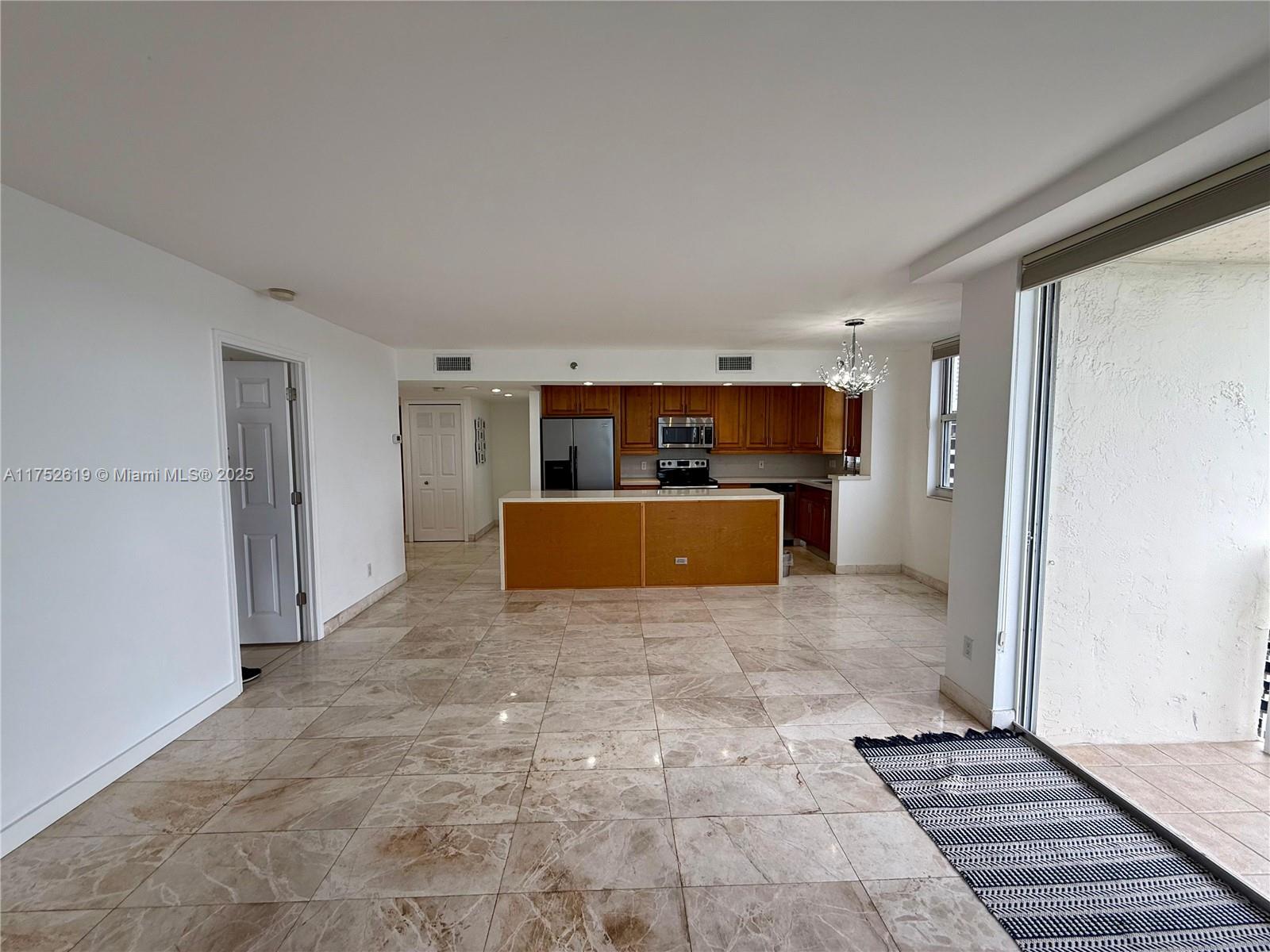 ISOLA CONDO - Residential