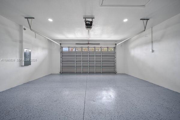 SUN N LAKE EST OF SEBRING - Residential