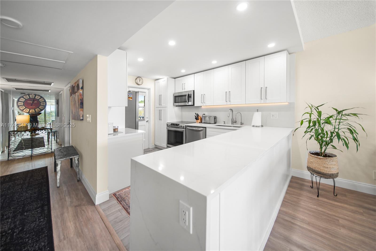 NO 18 PALM-AIRE COUNTRY C - Residential